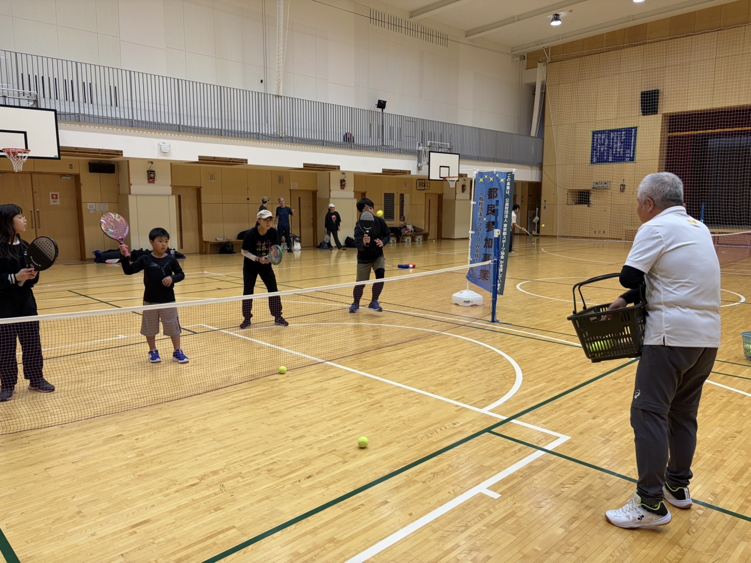 江東区パドルテニス協会の活動の様子